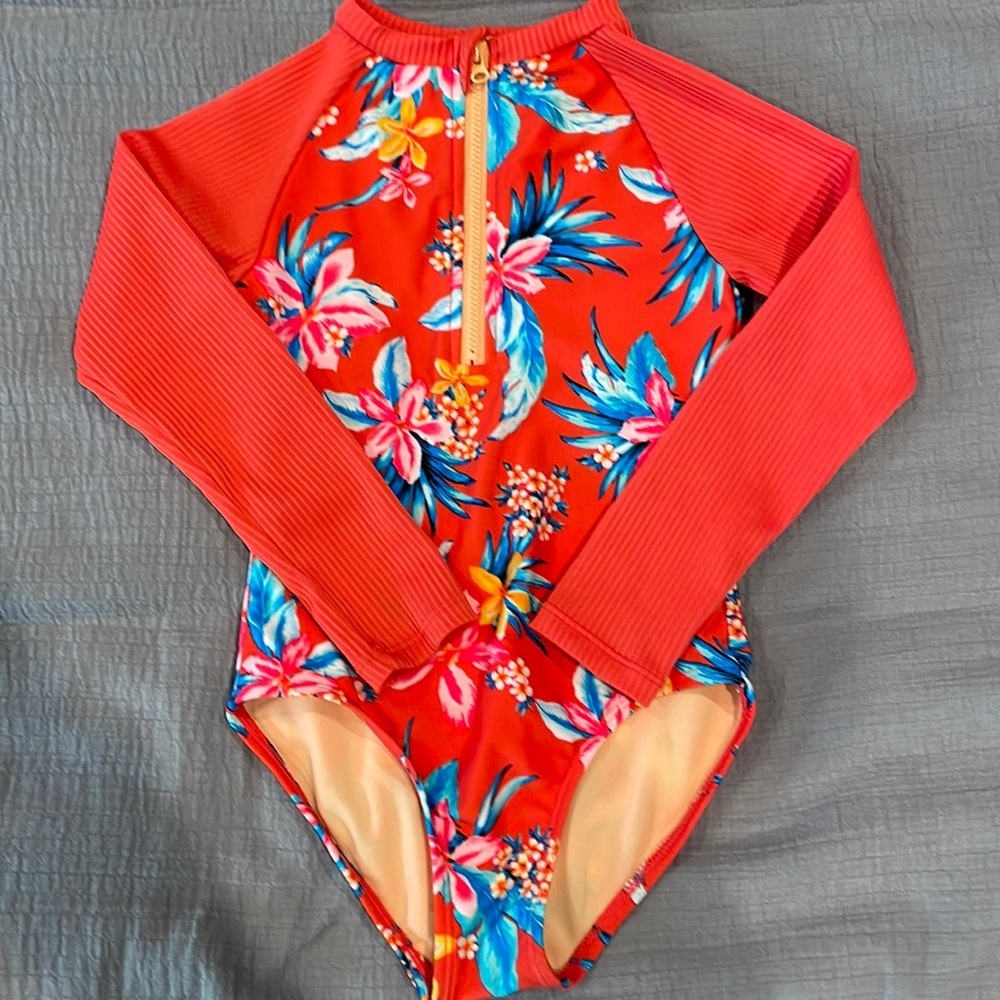 Rash guard bathing suit